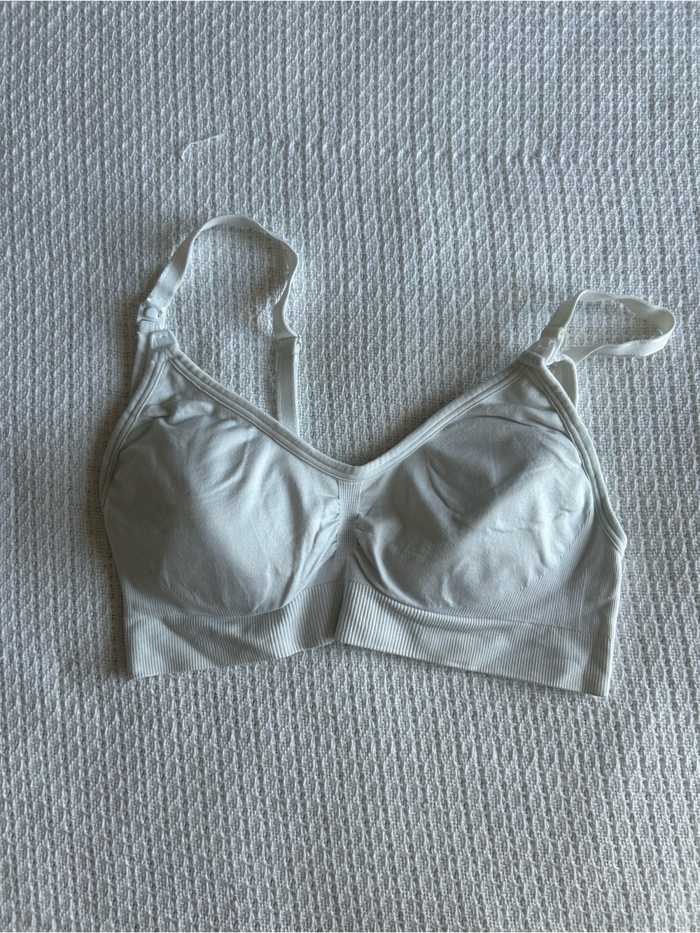 Motherhood Maternity Seamless Wireless Nursing Bra - White